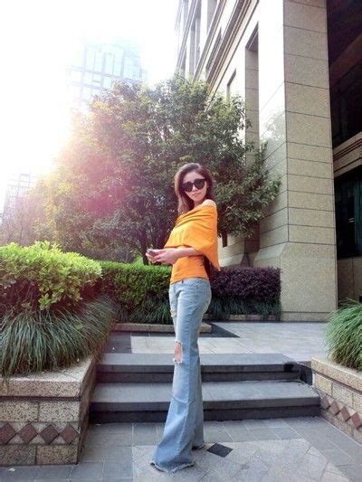穿衣助手 官方网站—每天都要美美搭！ | Bell bottom jeans outfit, Flare jeans style, Flair ...