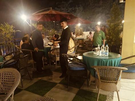 HOTEL THE MANGO TREE - Reviews, Photos, Rate Comparison