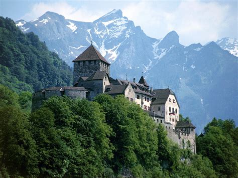Vaduz Castle Liechtenstein picture, Vaduz Castle Liechtenstein photo ...
