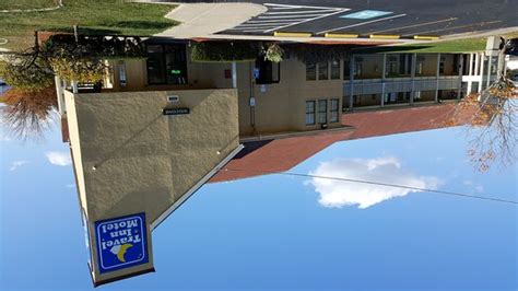 TRAVEL INN MOTEL (Hartford) - Hotel Reviews, Photos, Rate Comparison ...