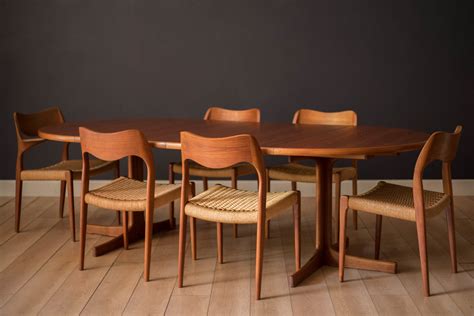 Mid Century Modern Round Teak Pedestal Dining Table by Karl-Erik ...
