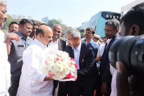 Volvo introduces hybrid buses in India