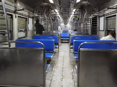 Mumbai Local Train Coach 的图像结果