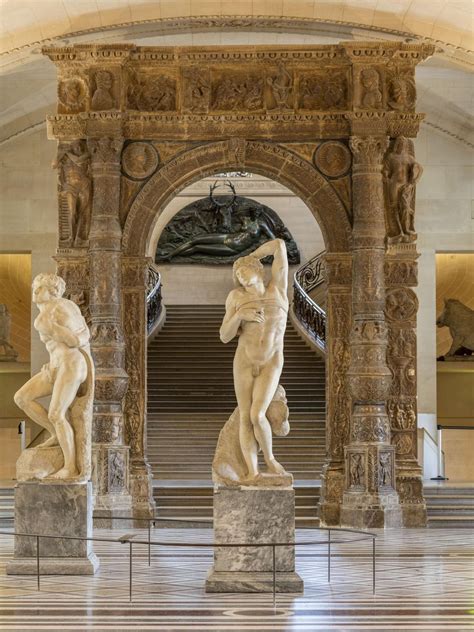 The palace from the former palace of the french monarchs to the largest museum in the world ...