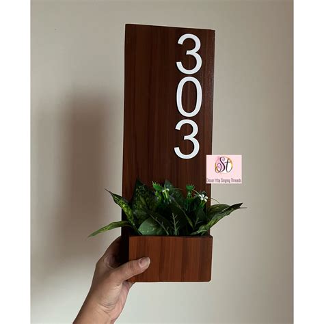 Vertical Planter Nameplate – SingingThreads