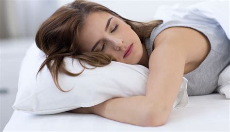 Know The Nature of Person From There Sleeping Position - lifeberrys.com