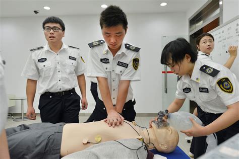 医疗 _ 急救车平均反应仅12-13分钟，上海实现院前急救服务能级和保障水平双提升
