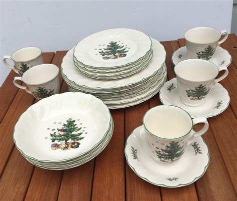 Nikko christmas dish set by HollyWouldFind on Etsy Christmas Dishes ...