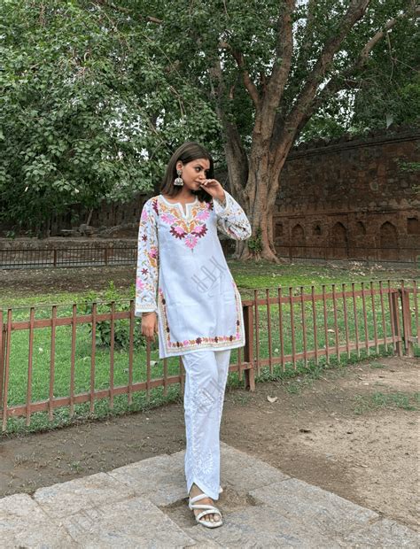 House Of Kari(Chikankari Clothing) - Yanshu in Falak Kashmiri Short ...