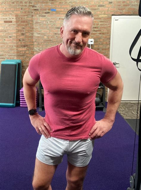 Always love the classic grey sweats : r/freeballing