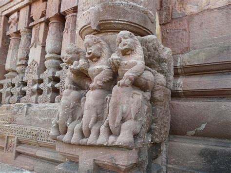 Odisha Style, Bhubaneswar: Rajarani Temple | Sarson ke Khet