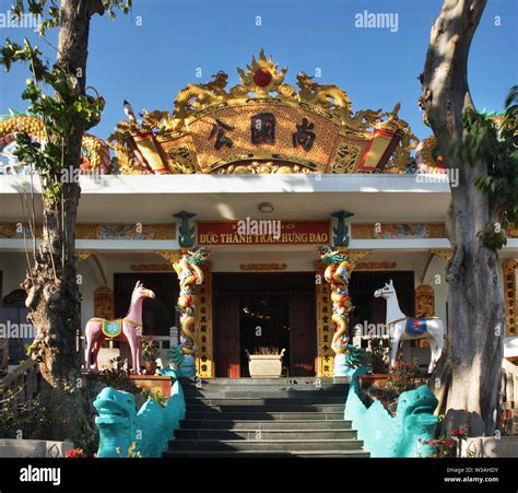 Tran Hung Dao High Resolution Stock Photography and Images - Alamy