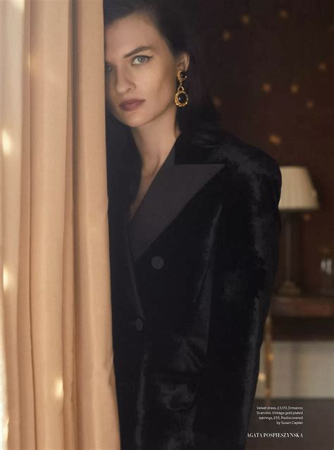 Lara Mullen Holiday Style Harper's Bazaar UK December 2023 — Anne of ...