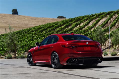 Alfa Romeo Giulia Quadrifoglio Specs, Performance & Photos - autoevolution