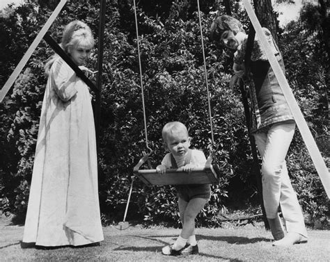 The Beatles at home: 24 Photos of Paul McCartney, John Lennon, George ...