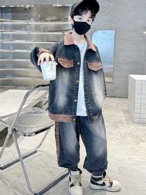 Buy Hopscotch Boys Grey Solid Raglan Sleeve Jacket and Jeans Set Online