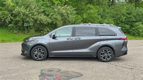 Why You Should Get A Minivan Instead Of An SUV