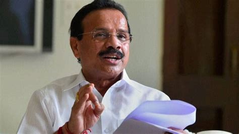 बीजेपी छोड़ सकते हैं कर्नाटक के पूर्व CM सदानंद गौड़ा, कांग्रेस के टिकट ...