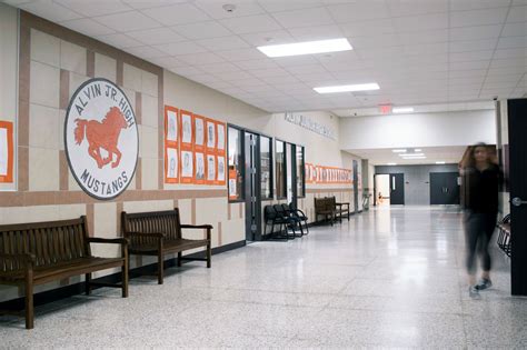 Alvin Junior High School - Stewart Builders