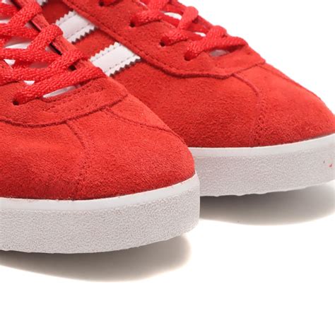 adidas GAZELLE 85 BETTER SCARLET/FOOTWEAR WHITE/GOLD METALLIC（アディダス ガゼル ...