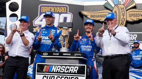 Kyle Larson races to his 1st Brickyard 400 victory, making a late ...