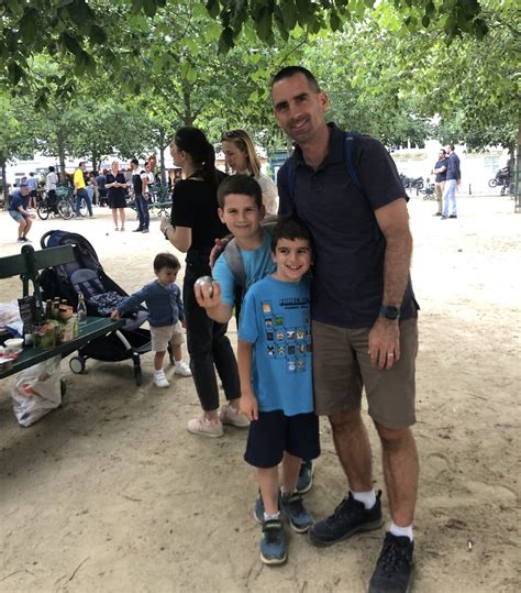 Where Bilingual Children in Paris Play, Learn, and Belong