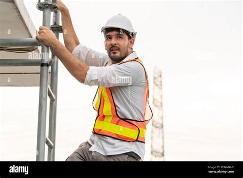 Climb Ladder 的图像结果