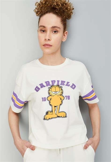 Buy Sports T-shirts for Women Online in India | Max Fashion