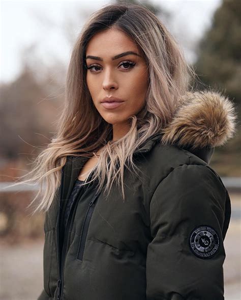 Pin by Bruce Wayne on Physique | Muscular women, Long hair styles, Hair