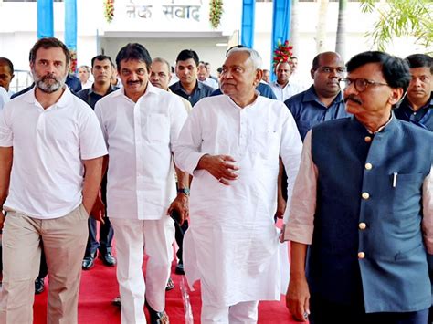भूमि अधिग्रहण अध्यादेश से पूंजीपतियों को फायदा : शरद यादव
