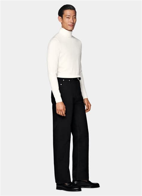Off-White Merino Turtleneck in Pure Wool | SUITSUPPLY