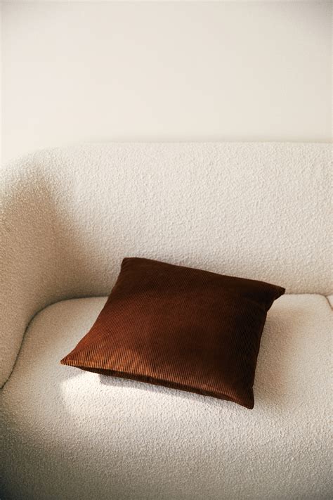 Corduroy cushion cover - Brown - Home All | H&M IN