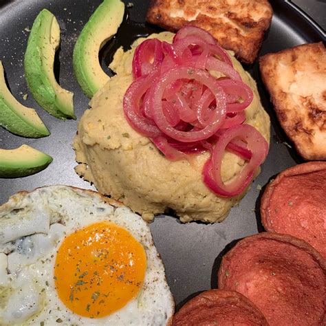 Mangu con los tres golpe