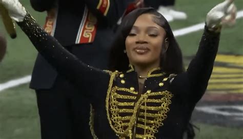 GloRilla Rocks Bayou Classic Halftime with Grambling State Performance ...