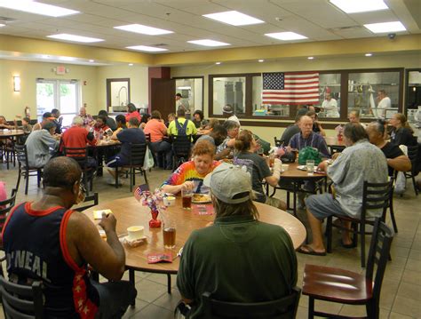 Community Lunch Program | Muncie Mission Ministries