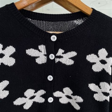 Sweater-Bust 32 – Outdated