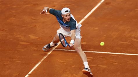 Italian Open: Jack Draper advances despite smashing racket - ESPN