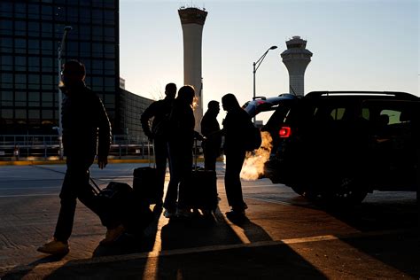 Man is shot outside of a Chicago O'Hare Airport terminal following an ...
