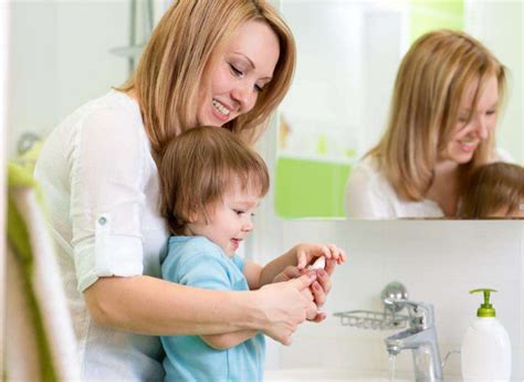 宝宝不爱洗手怎么办 如何引导幼儿正确洗手 _八宝网
