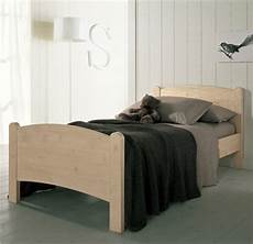 letti singoli in legno letto moon letti classici in vero legno massello letti singoli in legno letto moon letti classici in vero legno massello