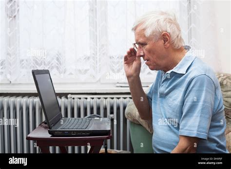 Senior How to Use Computer 的图像结果