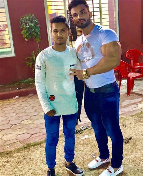 Image result for Size Difference Between Bodybuilder and Normal Man