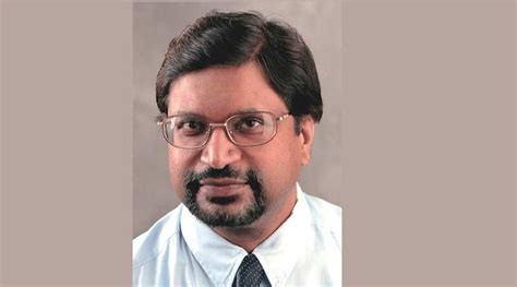 Indian-born Rajiv Joshi receives inventor of the year award for his wo