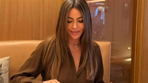 Best Haircuts for Round Faces: 30 Trendy Styles to Try