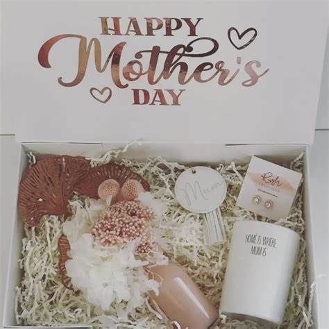 13 Adorable First Mothers Day Gift Ideas She Will Love - Rachel Eileen