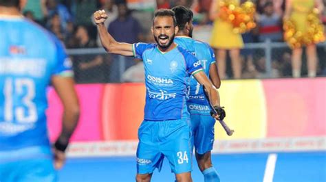 India trounce Malaysia 10-4 to set up epic final showdown with Pakistan ...