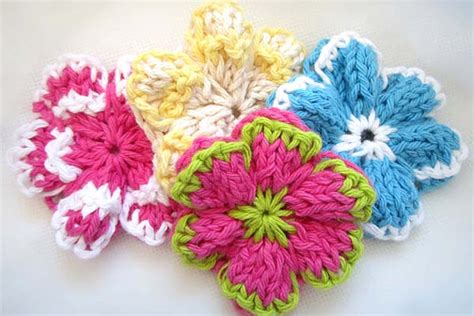 How to Knit a Basic Flower 的图像结果