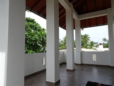 BEACHHOME GUESTHOUSE (Moragalla) - Hotel Reviews & Photos - Tripadvisor