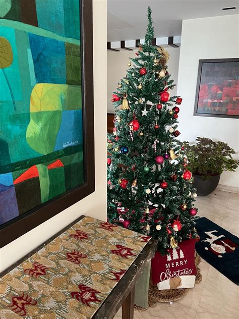 SAGE GREEN VELVET IKAT ZARI TABLE RUNNER – House of Inari