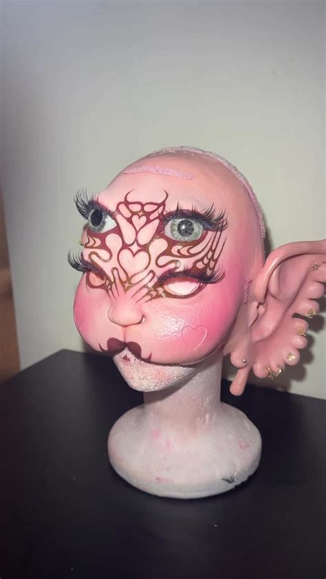 Melanie Martinez Concert Mask And Makeup Behind The Scenes 😍😍 [Video ...